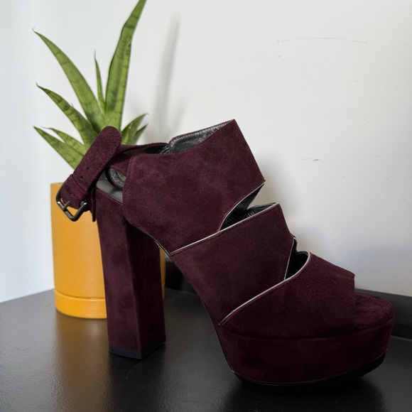 Stuart Weitzman burgundy suede Slits platform heel sandals - size 5.5 - Picture 4 of 8